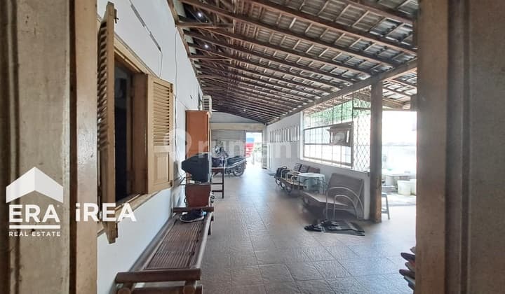 Ruang Usaha Bonus Rumah Murah Dekat Pusat Bisnis Solo Baru