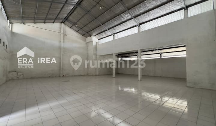 Gudang Murah Hook Disewakan Solo Dekat Pasar Singosaren