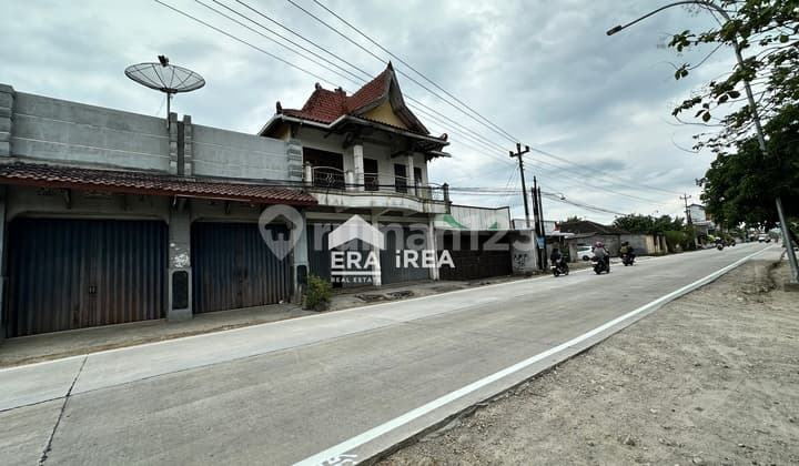 Dijual Ruang Usaha Bonus Gudang di Solo Selatan