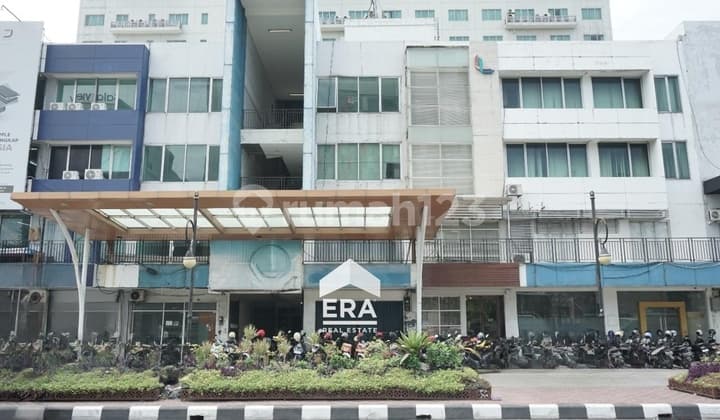 For Rent Strategic Shop House Ready to Use In Solo Business Center Area