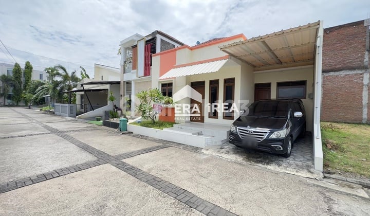 Rumah Baru Cluster Dekat RS Dr Oen Solo Baru