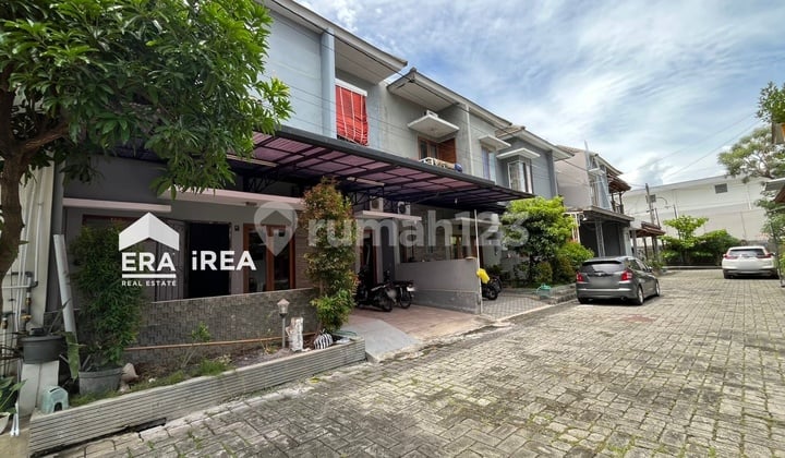 Two-Story House Near Telukan Market Solo Baru One Gate System