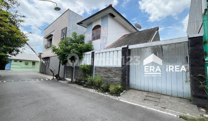 Rumah 2 Lantai Dijual di Solo Baru Dekat The Park Mall