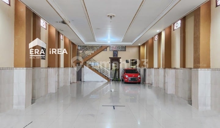 Ruang Usaha 3 Lantai Dekat Pusat Bisnis Solo Baru