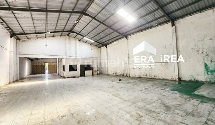 For Rent Ready-to-Use Warehouse on Slamet Riyadi Street, Kartasura, Solo.