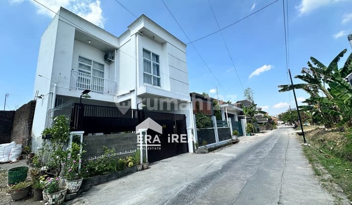 For Sale: 2-Story House in Gondangrejo, Karanganyar