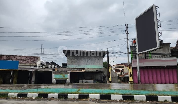 Dijual Rumah Walet atau Gudang Dekat Gedung Iphi Masaran Sragen