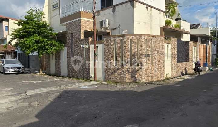 Rumah Mewah Minimalis di Perumahan Dekat Solo Baru