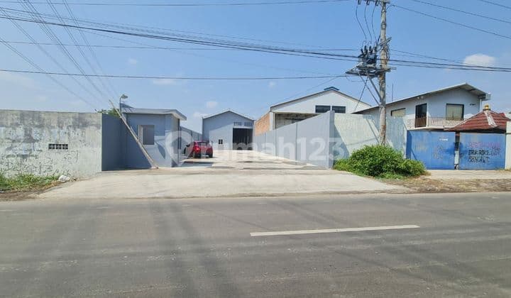 Gudang baru zona merah bisa untuk industri akses kontainer di gatak kartasura solo