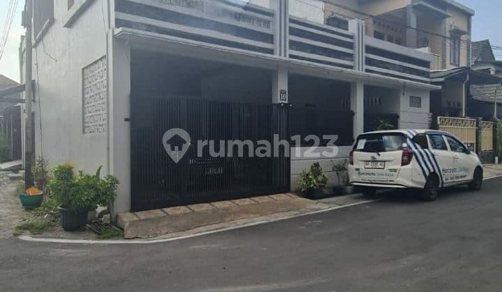 Rumah minimalis bangunan baru 2 tahun yang lalu di gentan solo