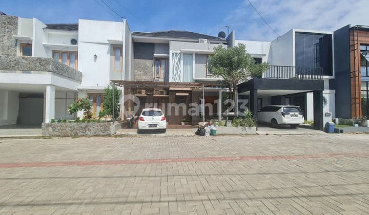 Dream Home Near The Park & Pakuwon Mall Solo Baru