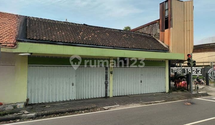 Ruko strategis pinggir jalan raya yos sudarso solo