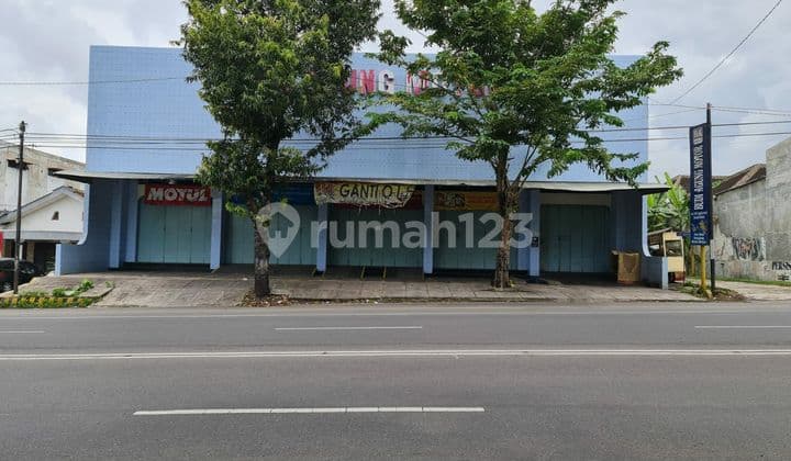 Ruang usaha strategis pinggir jalan lawu karanganyar solo