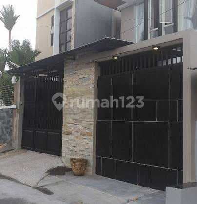 Rumah Modern Minimalis Dijual Dekat The Park Mall Solo Baru