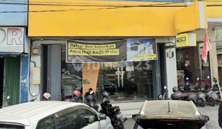 Disewakan Ruko 3 Lantai Kawasan Niaga Dan Bisnis Di Pasar Legi Setabelan Solo