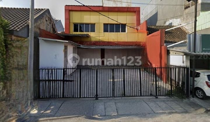 Strategic 3-Storey Shop House in Central City Jebres, Near Mojosongo Solo