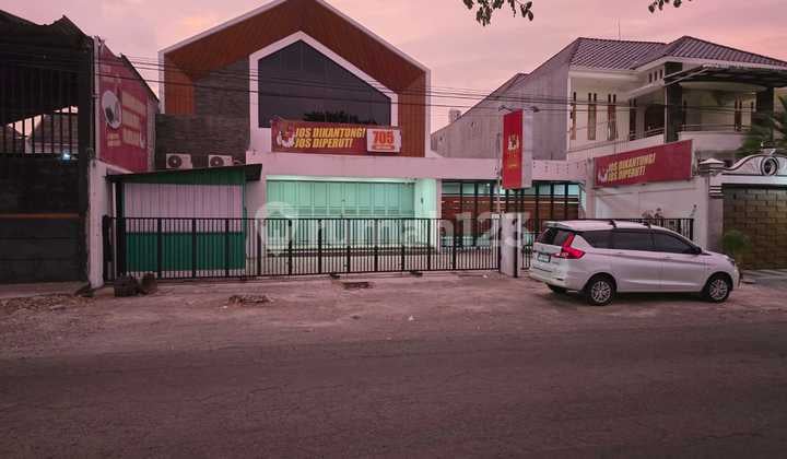Rumah dan Ruang Usaha Dekat Mall Luwes Palur di Mojolaban Solo