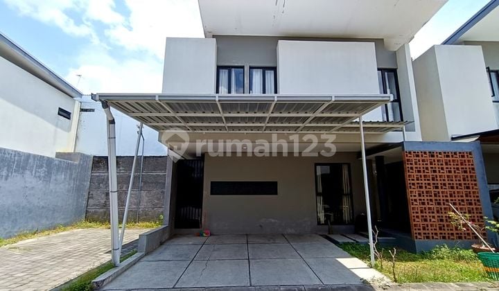 Dijual Rumah Cantik Minimalis Modern 2 Lantai Siap Huni, Di Kawasan Nyaman Perumahan Cluster.