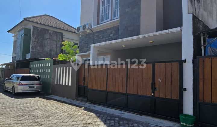 Rumah Bagus Minimalis di Colomadu Dekat Jalan Adi Sucipto Solo