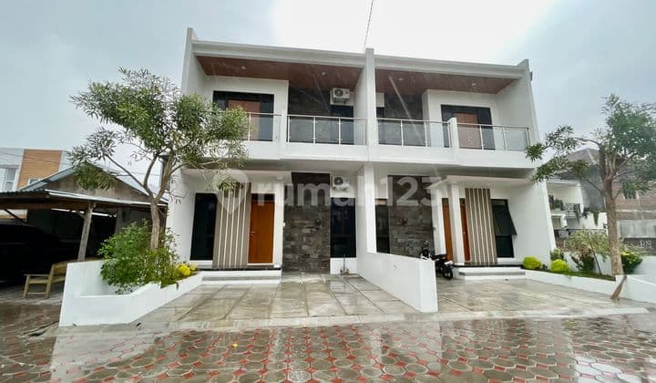 Rumah 2 Lantai Cluster Exclusive Baru Siap Huni di Gentan Dekat Solo Baru