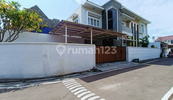 Rumah Mewah Ada Kolam Renang Di Colomadu Dekat Kartasura Solo