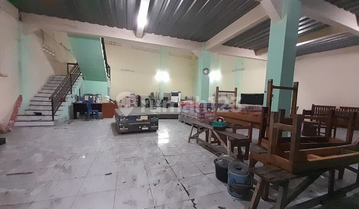Ruang-Usaha Disewakan Solo di Banjarsari Surakarta