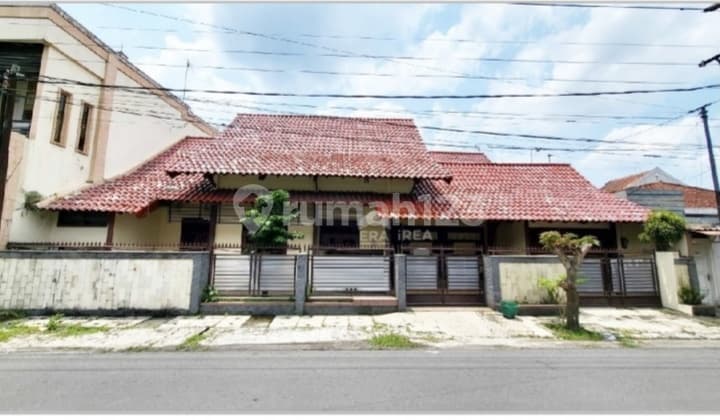 Rumah Strategis Tengah Kota di Sriwedari Laweyan Solo