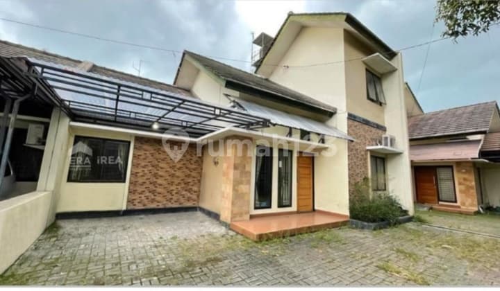 Rumah tengah kota di Kepatihan Jebres Solo Surakarta