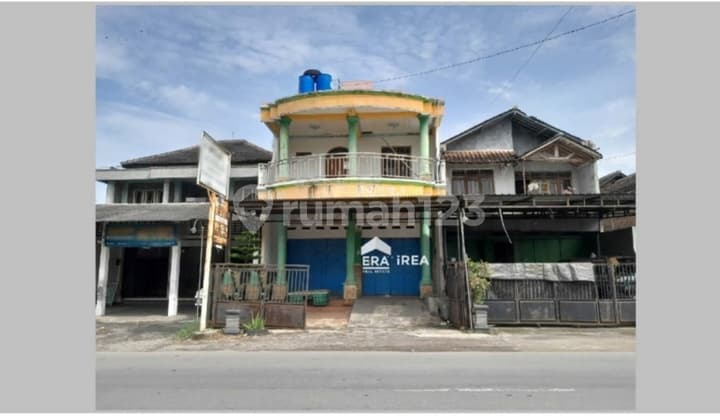 Ruang usaha di pinggir jalan raya di Palur Mojolaban Sukoharjo