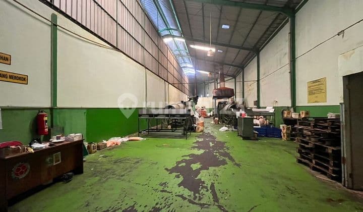 Gudang zona merah Solo timur di tasikmadu karanganyar