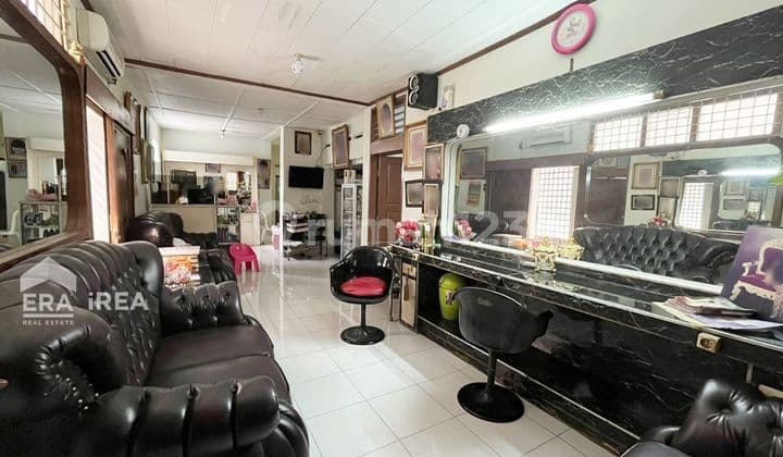 Rumah tengah kota di penumping laweyan Solo