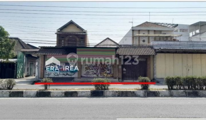 Business space and house for sale in Solo, Jaten, Karanganyar, Surakarta.