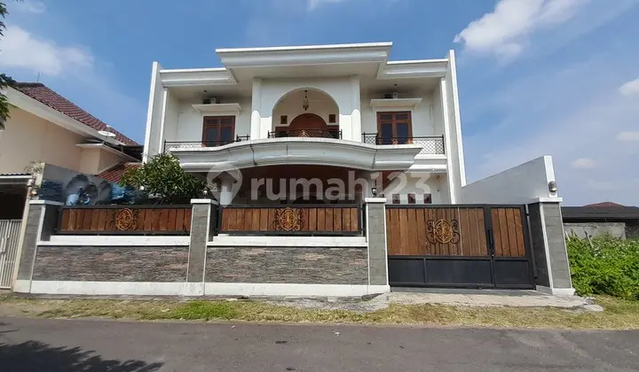 Luxury House For Sale Solo In Sumber Banjarsari Surakarta