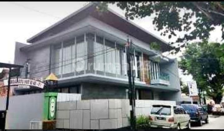 Dijual cepat ... Butuh uang..Rumah mewah si JL Kemuning Raya Semarang