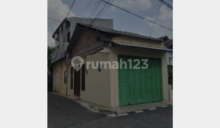 Rumah 2 Lantai, Strategis, Hook di Banyumanik, Semarang