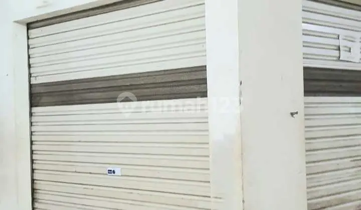 Kios Dalam Pasar Segar Cinere, Jakarta Selatan