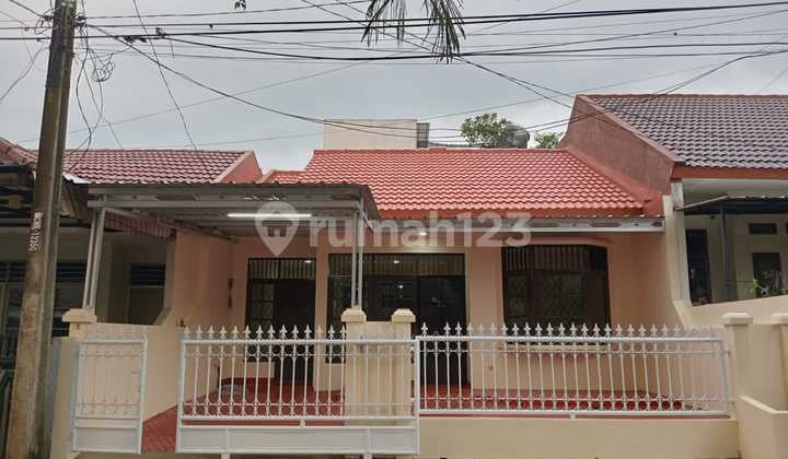Rumah Dalam Komplek Dekat Sekolah Lazuardi Cinere, Jaksel