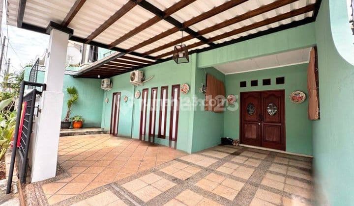 Rumah Dengan Furnished Dalam Komplek di Mega Cinere