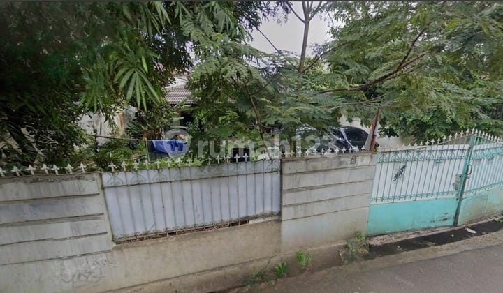 Rumah Hitung Tanah Dekat Mall Cinere, Jakarta Selatan