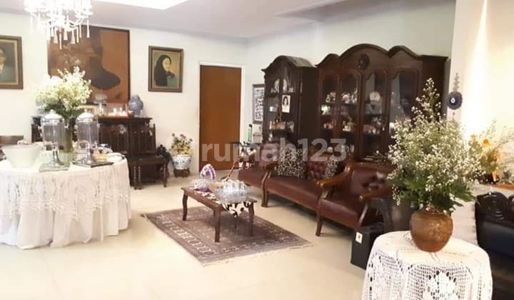 Rumah Lokasi Strategis Pinggir Jalan Di Kebayoran Baru, Jaksel