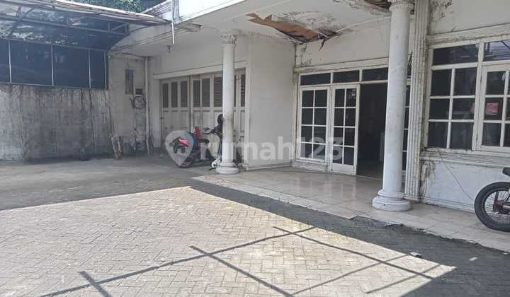 Rumah Hitung Tanah di Menteng Dekat Stasiun Cikini, Jakpus