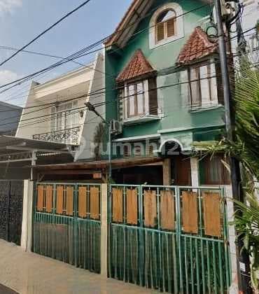 3-Story Strategic House in Pondok Pinang, South Jakarta