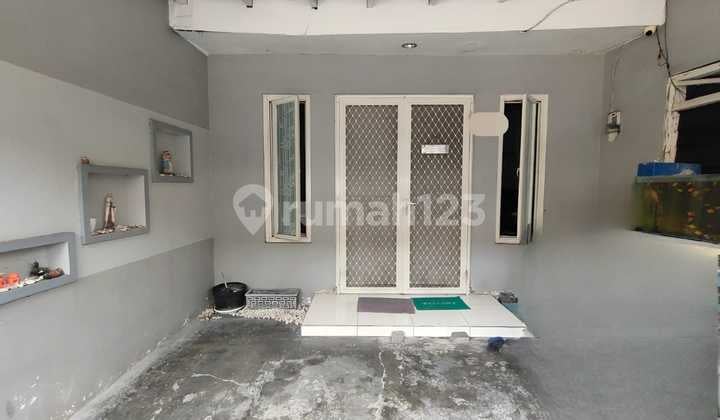 2.5-STORY HOUSE IN GRIYO PABEAN HOUSING ESTATE, SIDOARJO