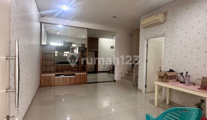 For Sale Ready to Occupy American House 8x15 Glc Semi Furnished