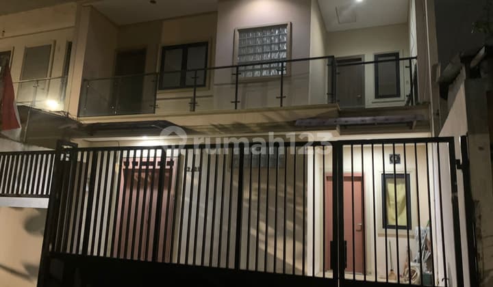 Dijual Rumah Siap Huni dan Rapi di Taman Aries 8X15 Jakbar