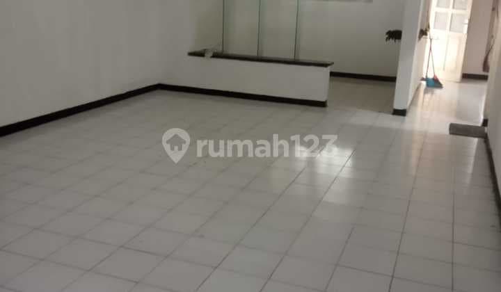 Rumah Dalam Komplek Megapolitan Estate, Jakarta Selatan