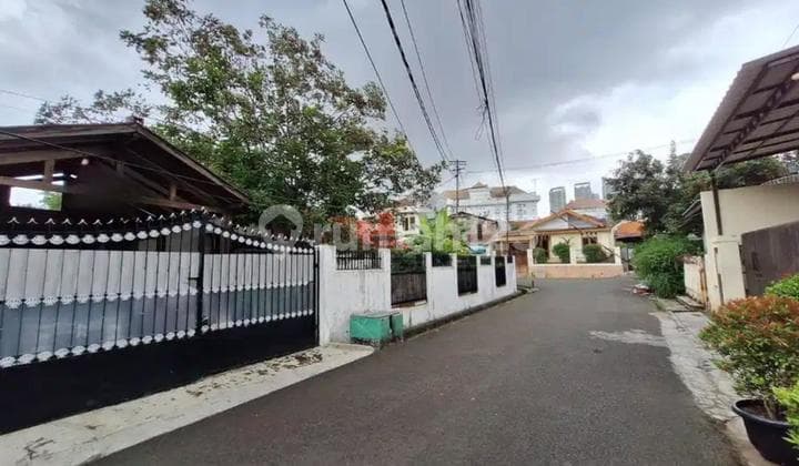 Rumah Hitung Tanah Dekat Kampus Binus Kemanggisan, Jakarta Barat