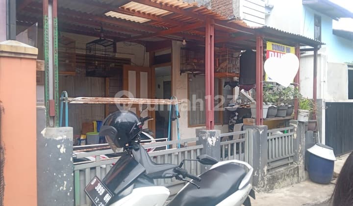 Rumah Belakang Griya Antapani Dekat Sekolah Muhammadiyah