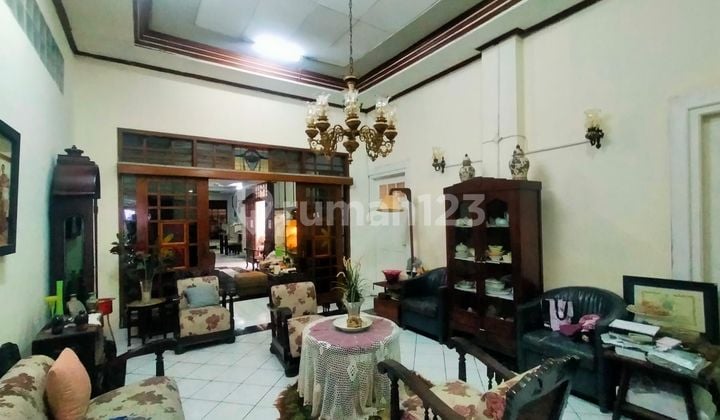 Rumah 2 lantai lokasi ok di Sayap Burangrang & Gatot Subroto