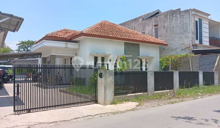 Rumah Cantik & Halaman Luas Ada Kolam Renang di Rancaekek Bandung